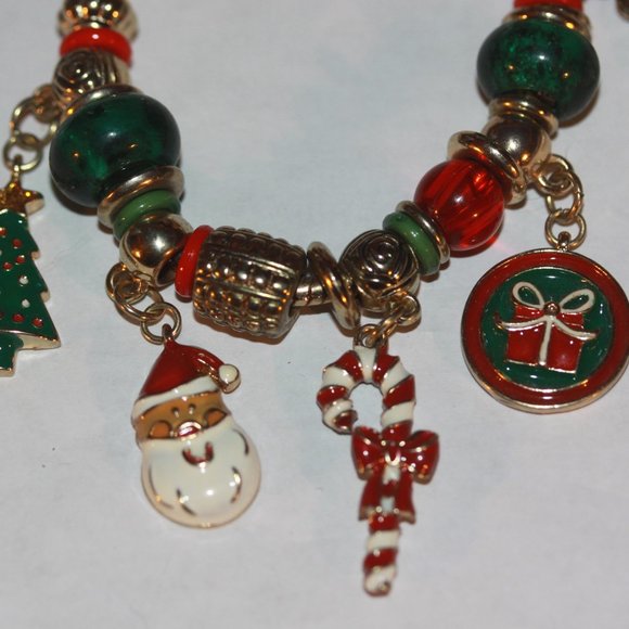 Christmas Toggle Silver Tone Dangle Charm Bracelet  Tree, snowman, present - Picture 2 of 4